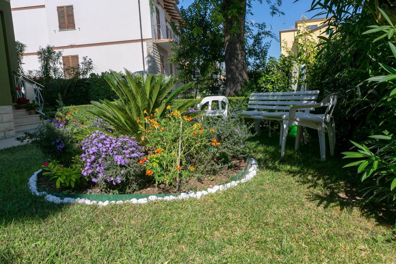 אסיסי Appartamento Casa Vacanze Enjoy מראה חיצוני תמונה