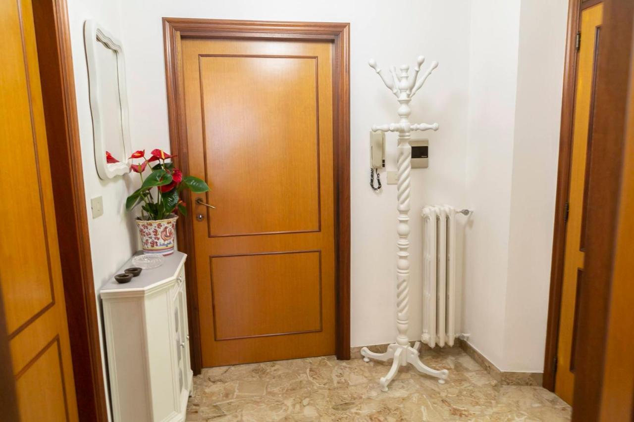 אסיסי Appartamento Casa Vacanze Enjoy מראה חיצוני תמונה